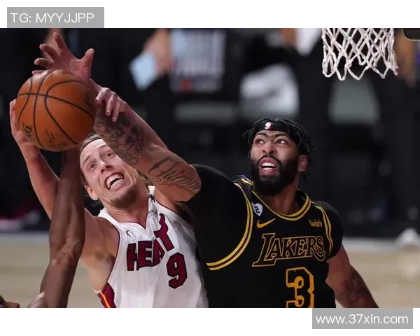 2020年NBA总决赛首节对决湖人队与热火队精彩瞬间回顾与分析